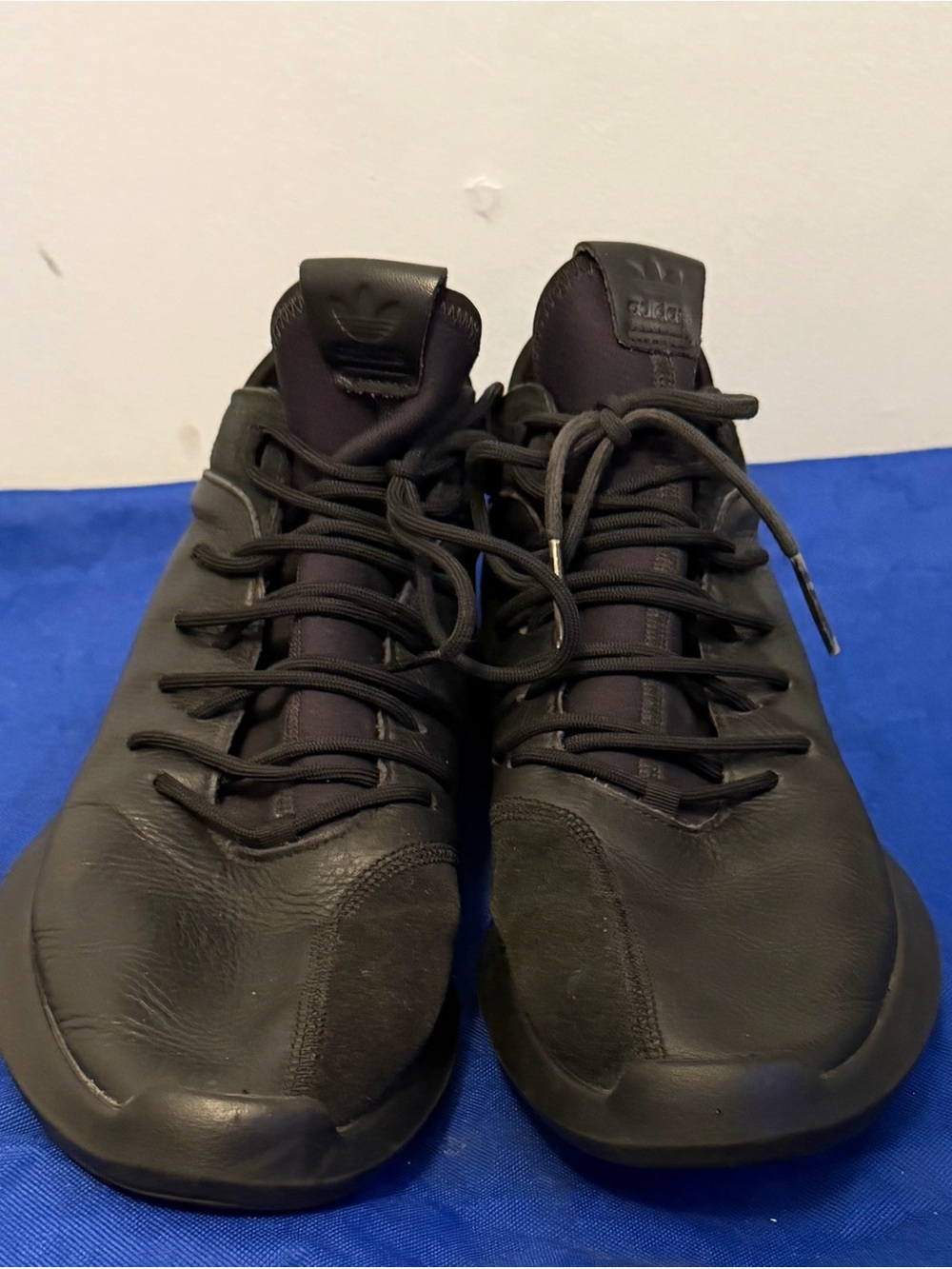 Adidas Men's 100% Black and suede Low-Profile Lace-Up Sneakers